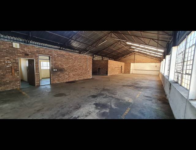 Warehouse property to rent in ANDERBOLT